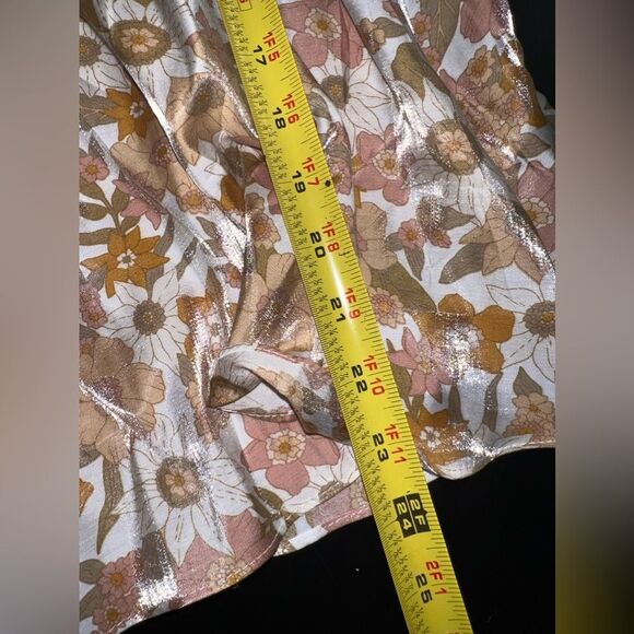 Storia Andrea Floral Top in White Gold Blouse Size Medium NWT - Picture 11 of 11